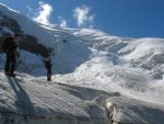 Il y a de belles crevasses. Vue arrière