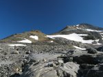 On enlève le matériel glaciaire pour monter au Wildstrubel