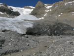 Après avoir cherché, on traverse le ruisseau. Vue arrière sur le chemin parcouru