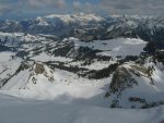 La descente se fera par Vers les Lacs au centre de la photo