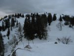 Je tourne à droite et je vois la Pointe de Poële Chaud et son abri