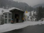 En attendant mon bus, je suis allé à la fromagerie de chèvre, en descendant la route.