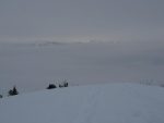 Au centre les Cornettes de Bise et à gauche je pense le Mont de Grange. Dernière photo, mon appareil à froid et même un changement de pile n'y fait rien ! Donc descente sans photo !