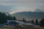 Sur la photo réduite on ne le voit presque pas, mais sur le lac on voit des gens