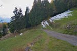 La clairière de La Barme, on monte. Tient la neige est bien basse !