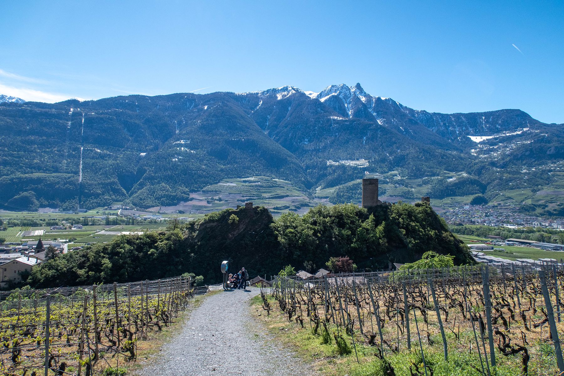 Randonnée autour de Saillon, sa tour et vigne à Farinet